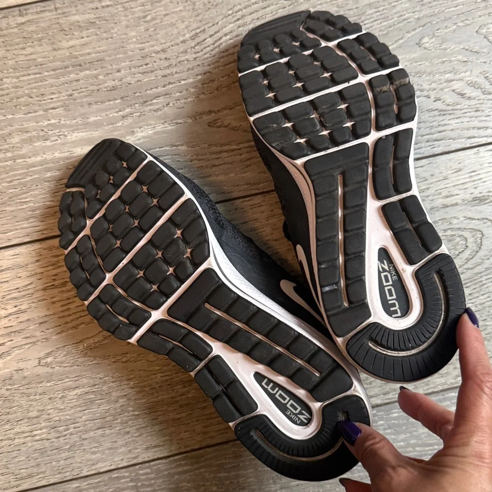 Nike Zoom Vomero 13 Running Shoes Mens US 7.5 Black White Athletic Sneakers - Picture 3 of 5